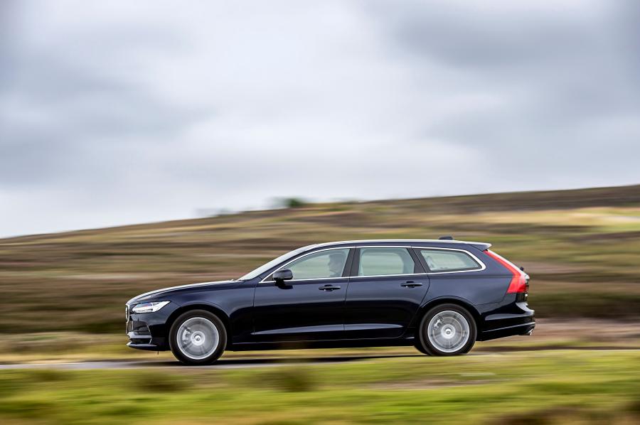  Volvo V90 D4 Momentum 2016 года  (UK) (фото 12 из 21)